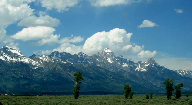 Grand Teton mountain range near Jackson Hole, Wyoming - Grand Teton National Park Grand Teton mountain range near Jackson Hole, Wyoming - Grand Teton National Park